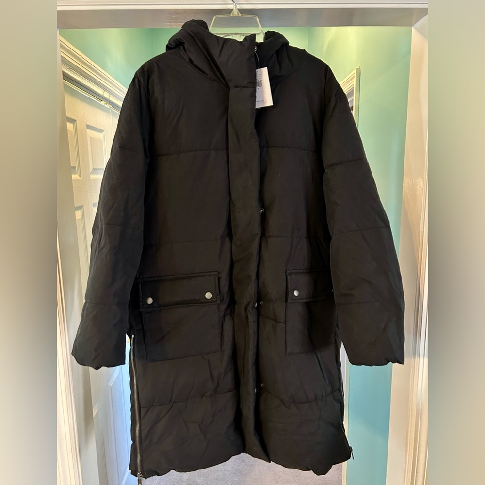 Old Navy Women’s Black Faux Fur Hood Parka Size Medium